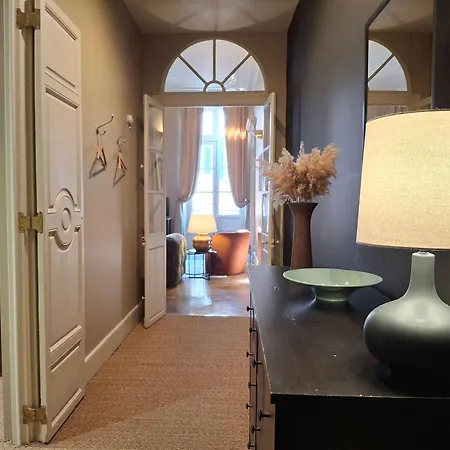 The Grand 42 - Stylish Apartment Carcassonne